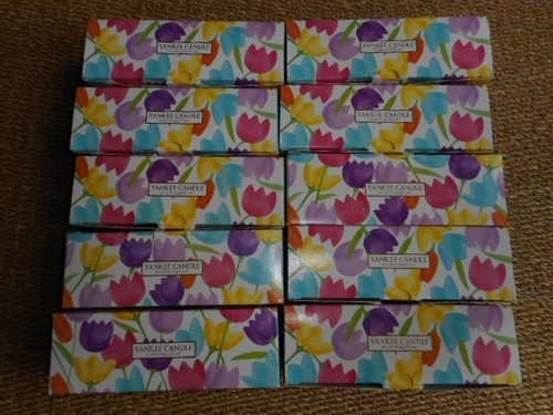 Yankee candle floral gift - candle,